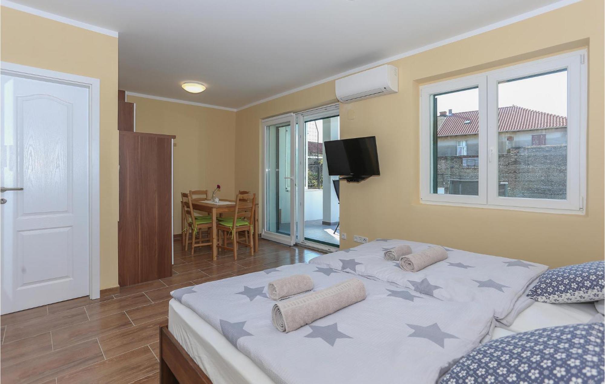 Gorgeous Apartment In Kastel Stari With Wifi Kastela Exterior photo